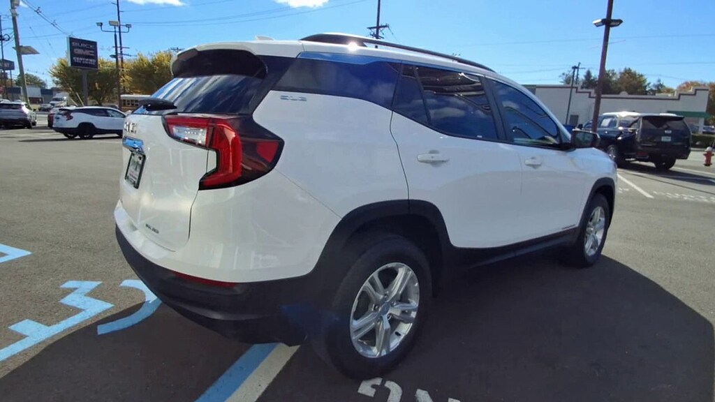 Used 2023 GMC Terrain SLE SUV