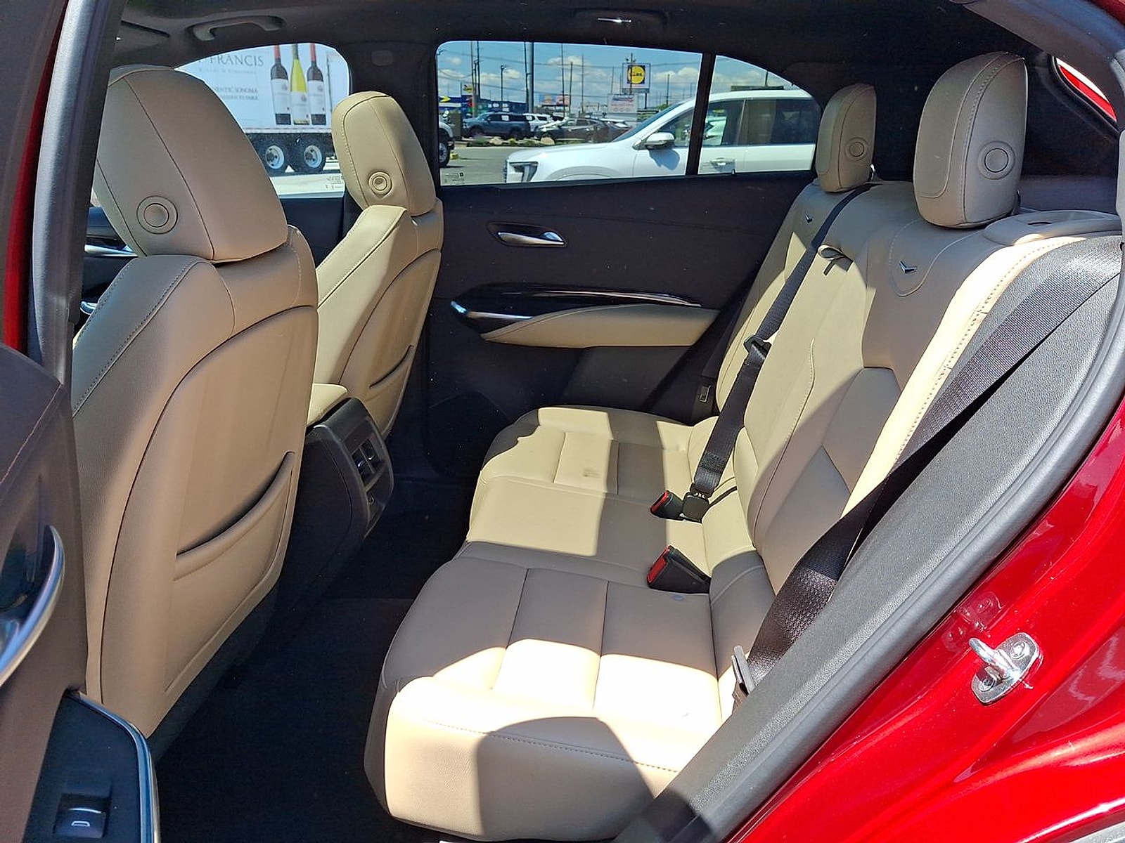 2024 Cadillac XT4 Luxury - Photo 25