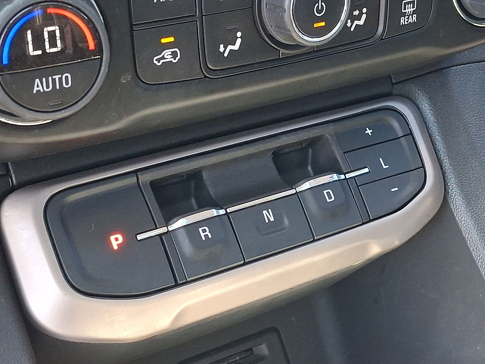 2023 GMC Acadia Denali - Photo 16