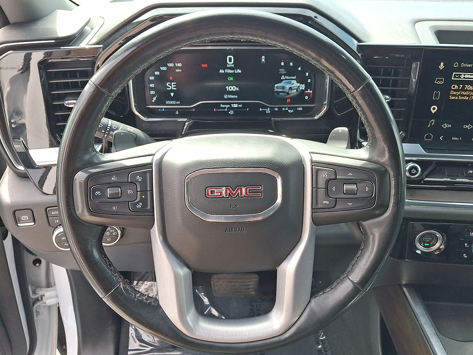 2023 GMC Sierra 1500 SLT - Photo 11