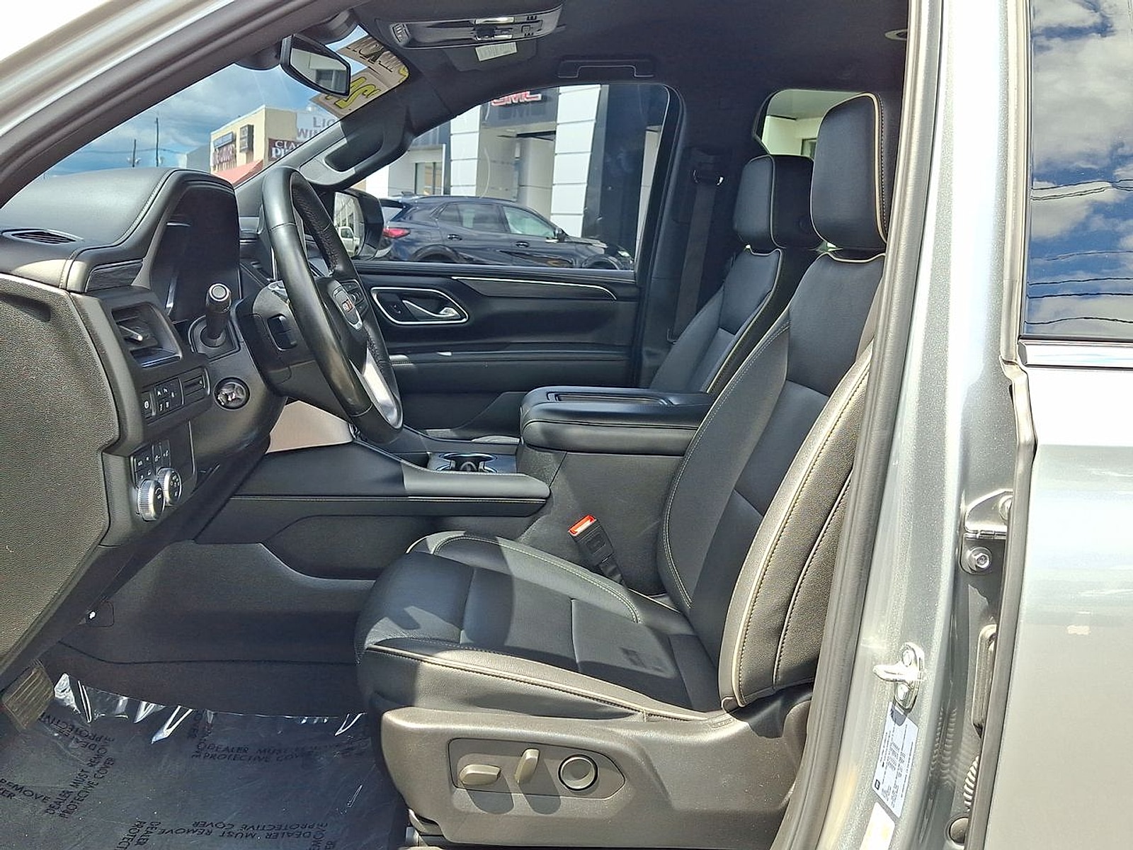 2024 GMC Yukon XL SLT - Photo 19
