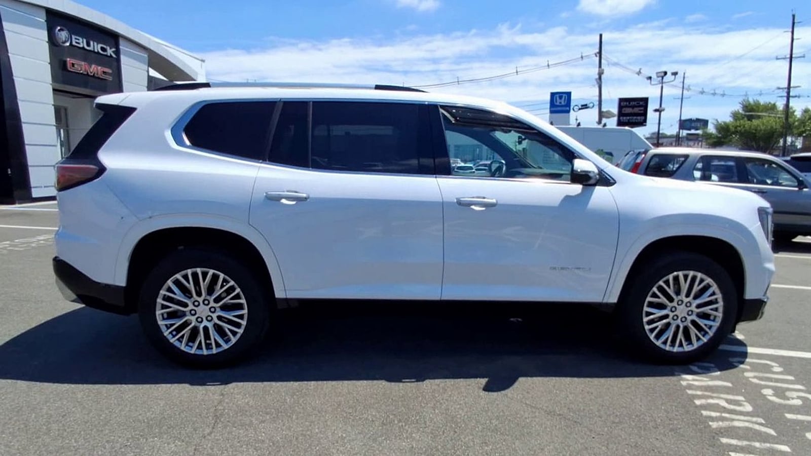 2024 GMC Acadia Denali - Photo 9