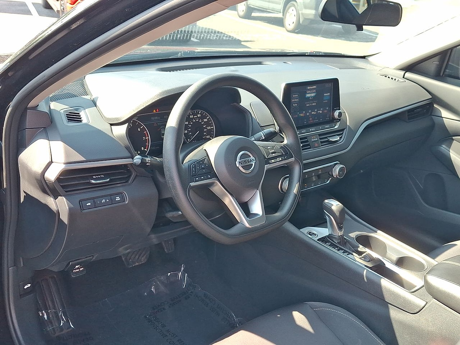 2022 Nissan Altima SV - Photo 10