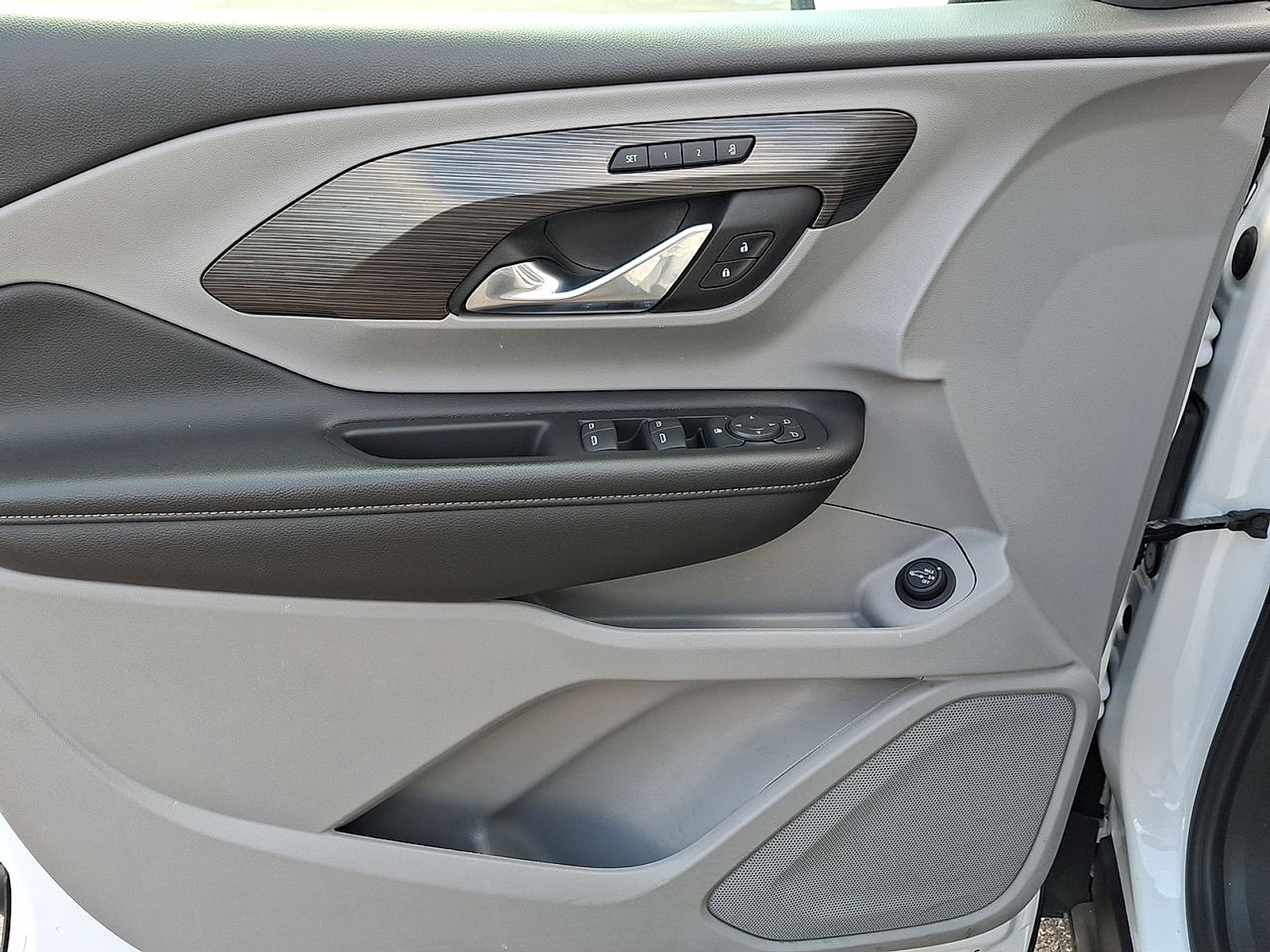 2023 GMC Terrain SLT - Photo 22