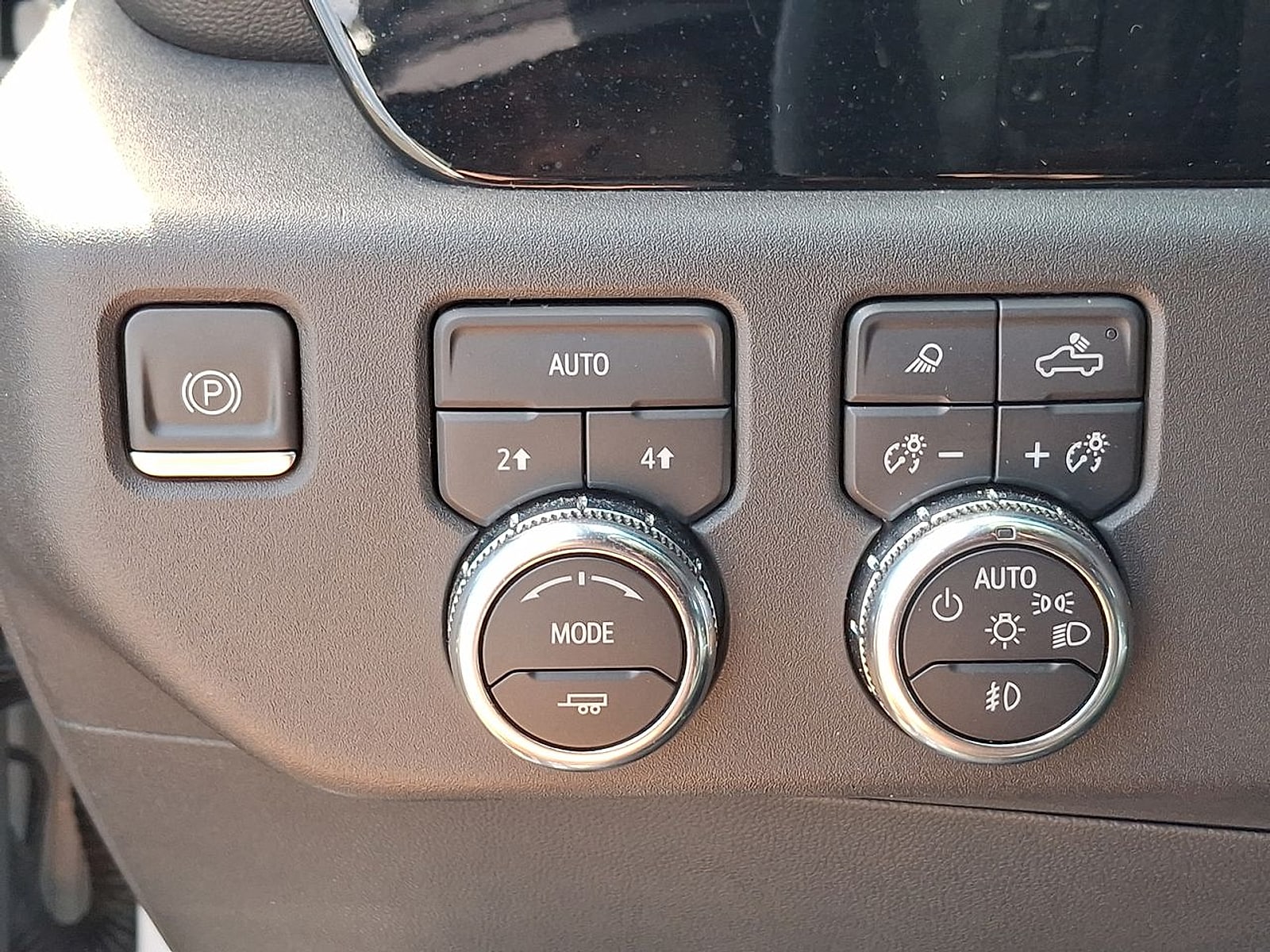 2024 GMC Sierra 1500 SLT - Photo 17