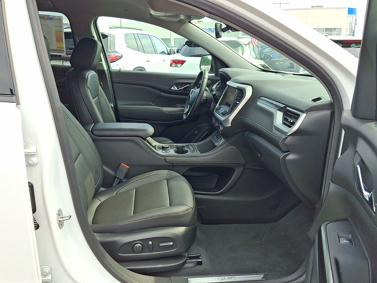 2023 GMC Acadia SLT - Photo 27