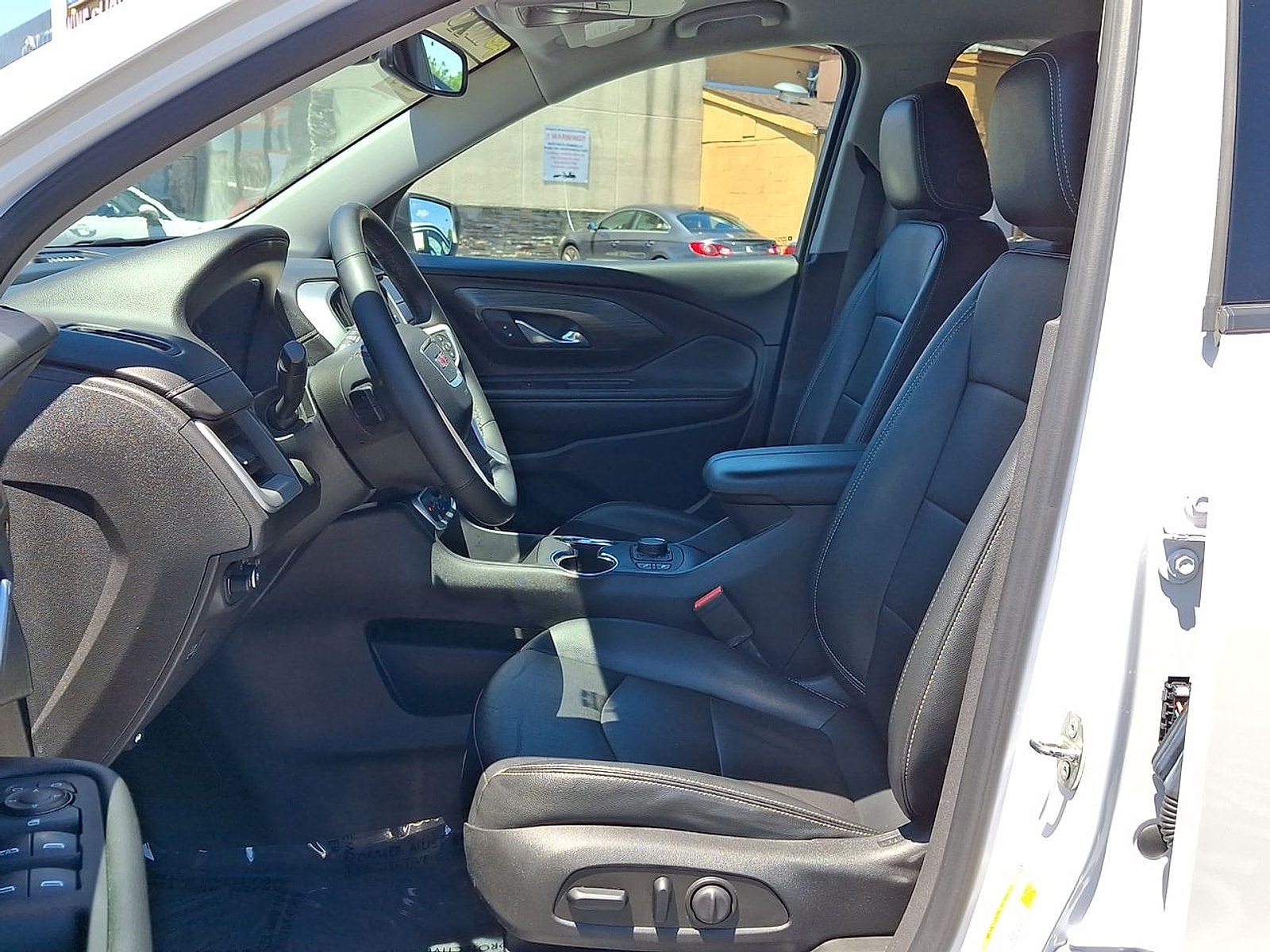 2024 GMC Terrain SLT - Photo 18