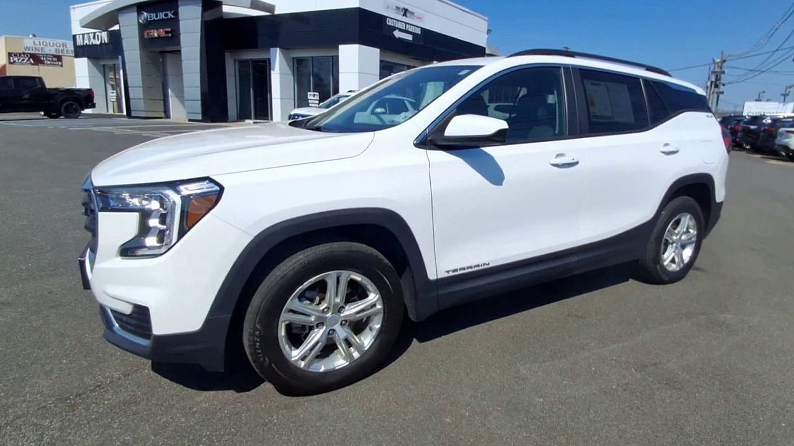2022 GMC Terrain SLE - Photo 6