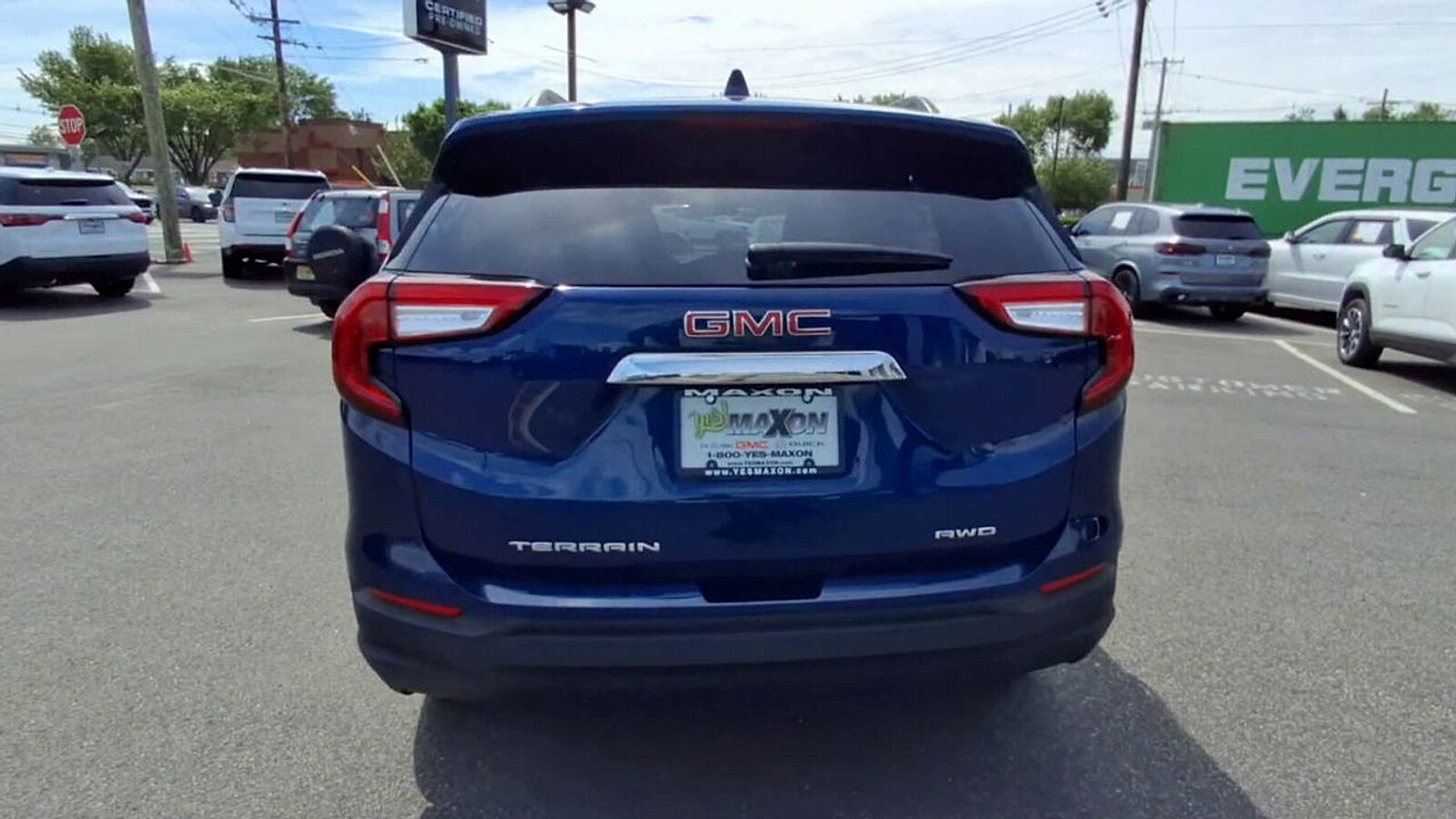 2023 GMC Terrain SLE - Photo 3