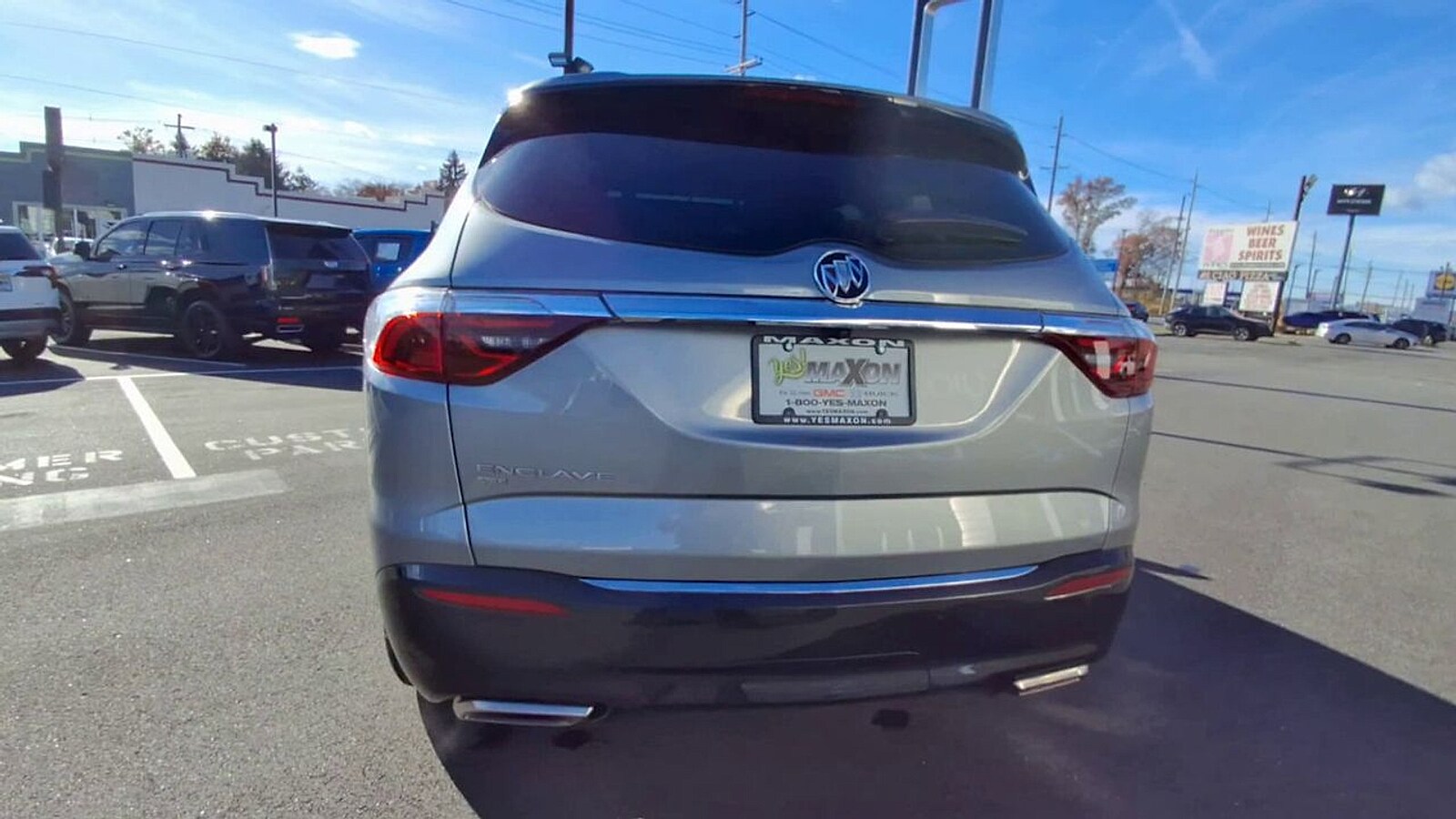 2023 Buick Enclave Essence photo 3