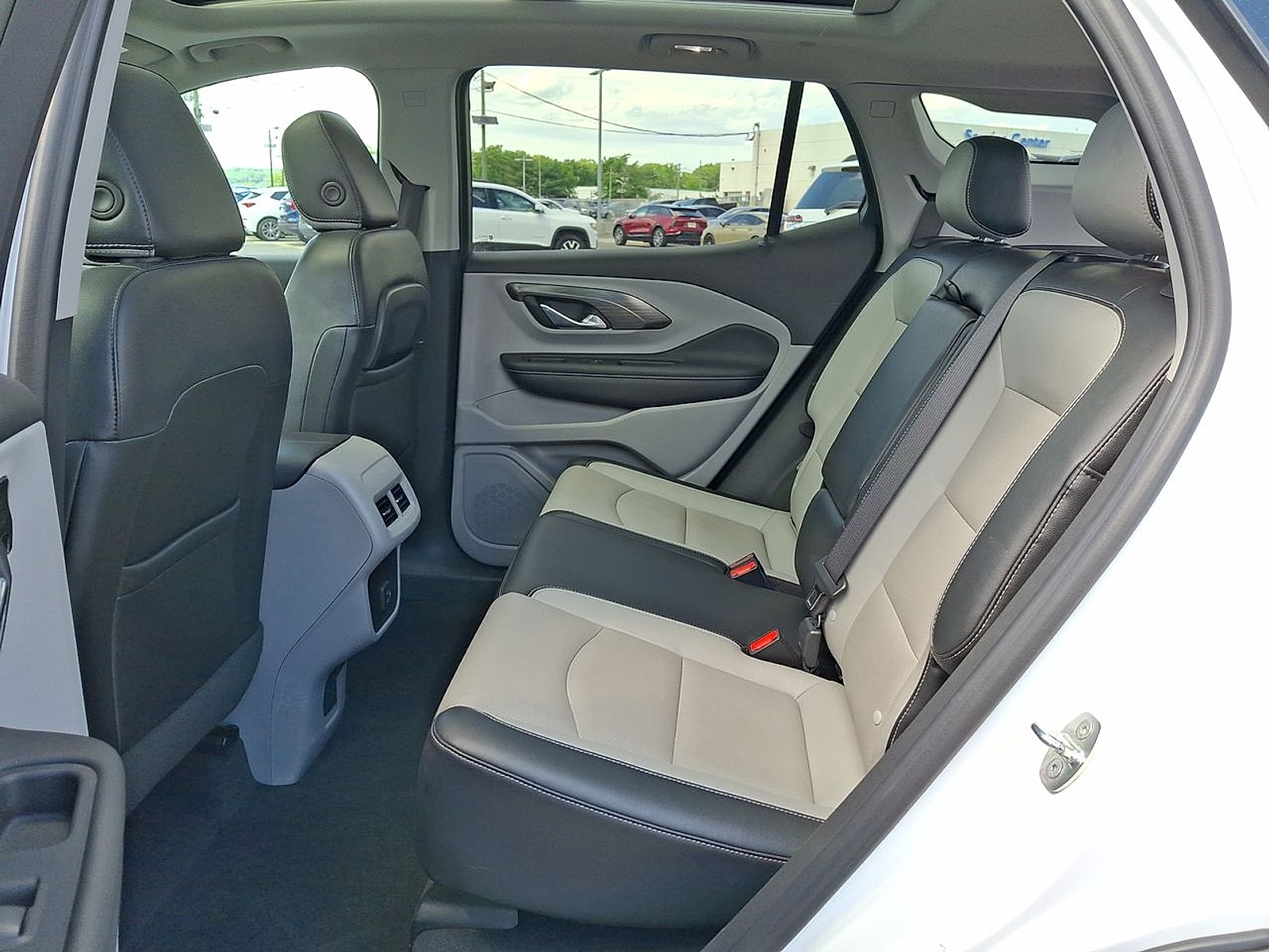 2023 GMC Terrain SLT - Photo 25