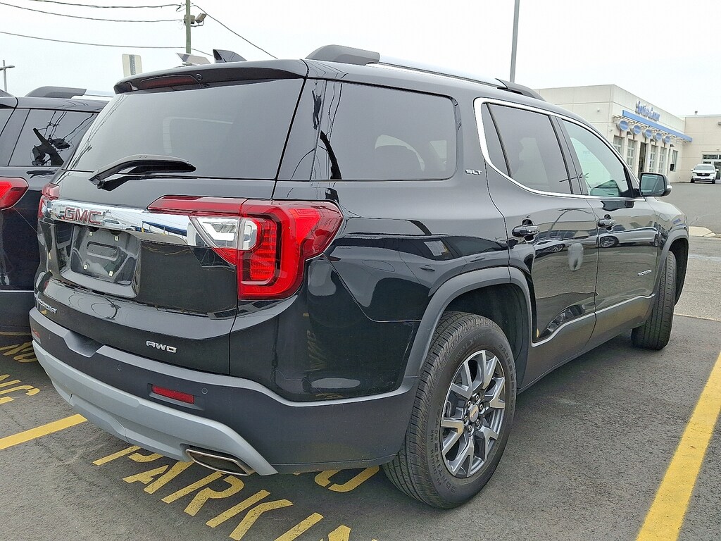 Used 2023 GMC Acadia SLT SUV