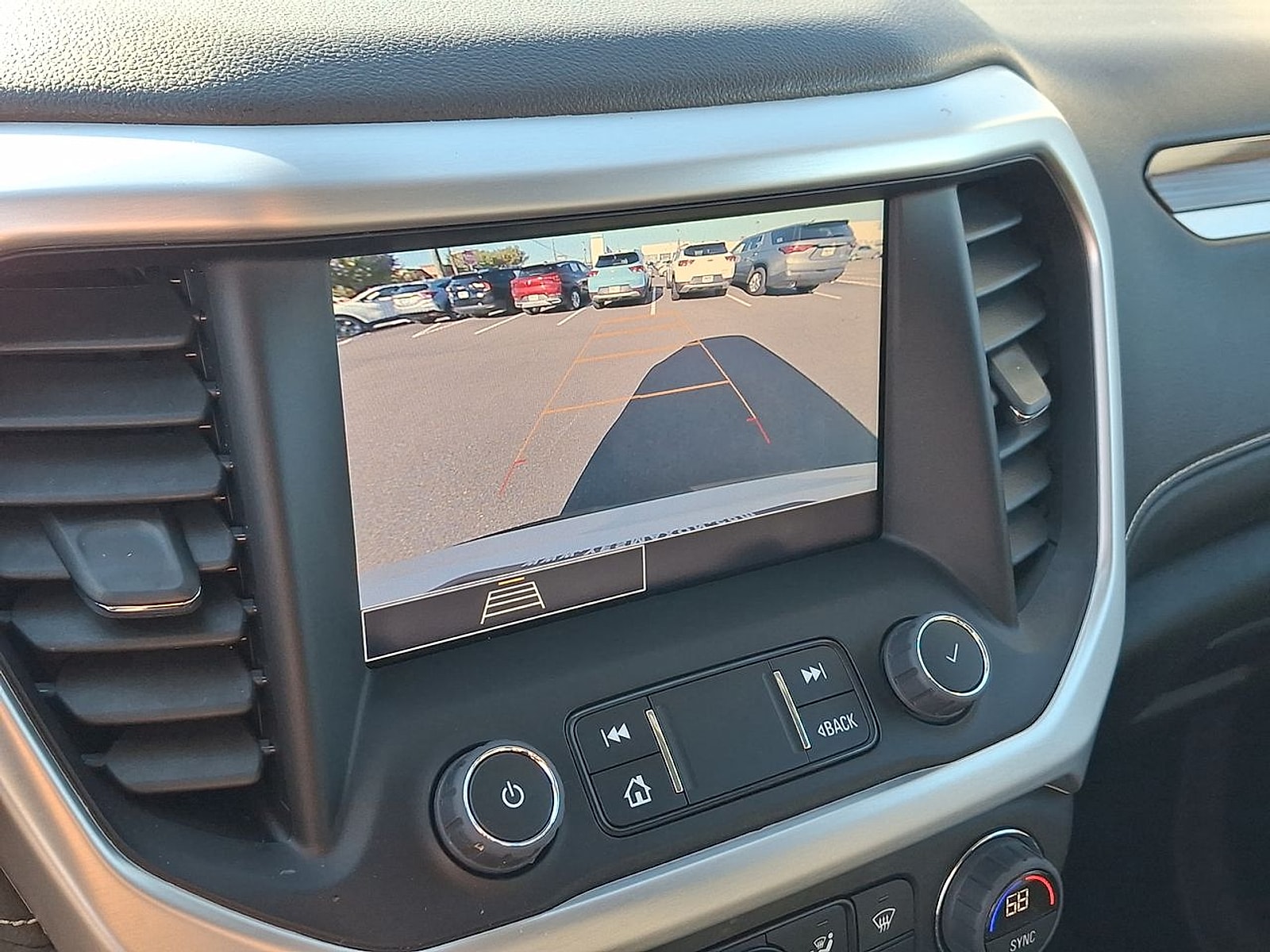 2023 GMC Acadia SLE - Photo 14