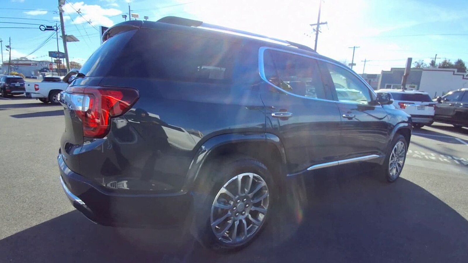 2022 Gmc Acadia Denali photo 2