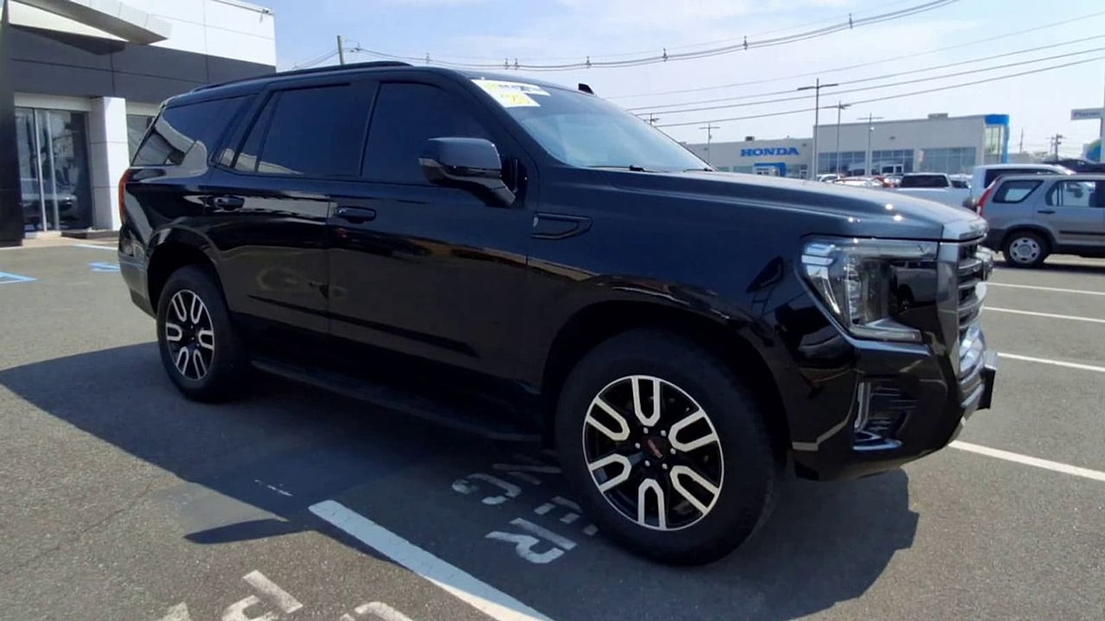 2023 GMC Yukon AT4 - Photo 8