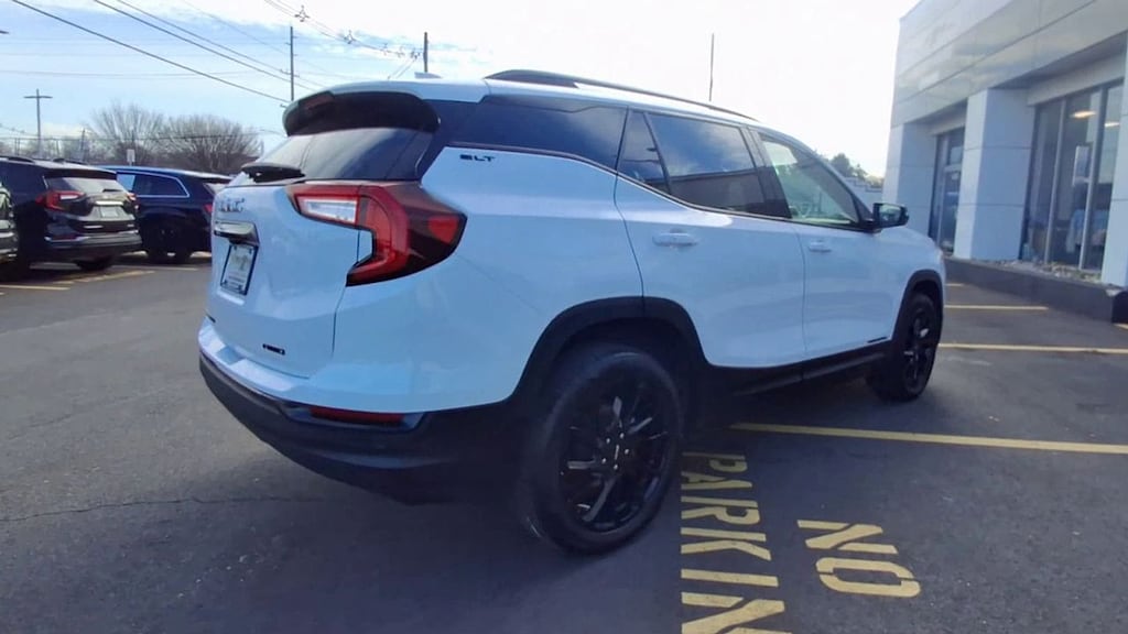 Used 2023 GMC Terrain SLT SUV