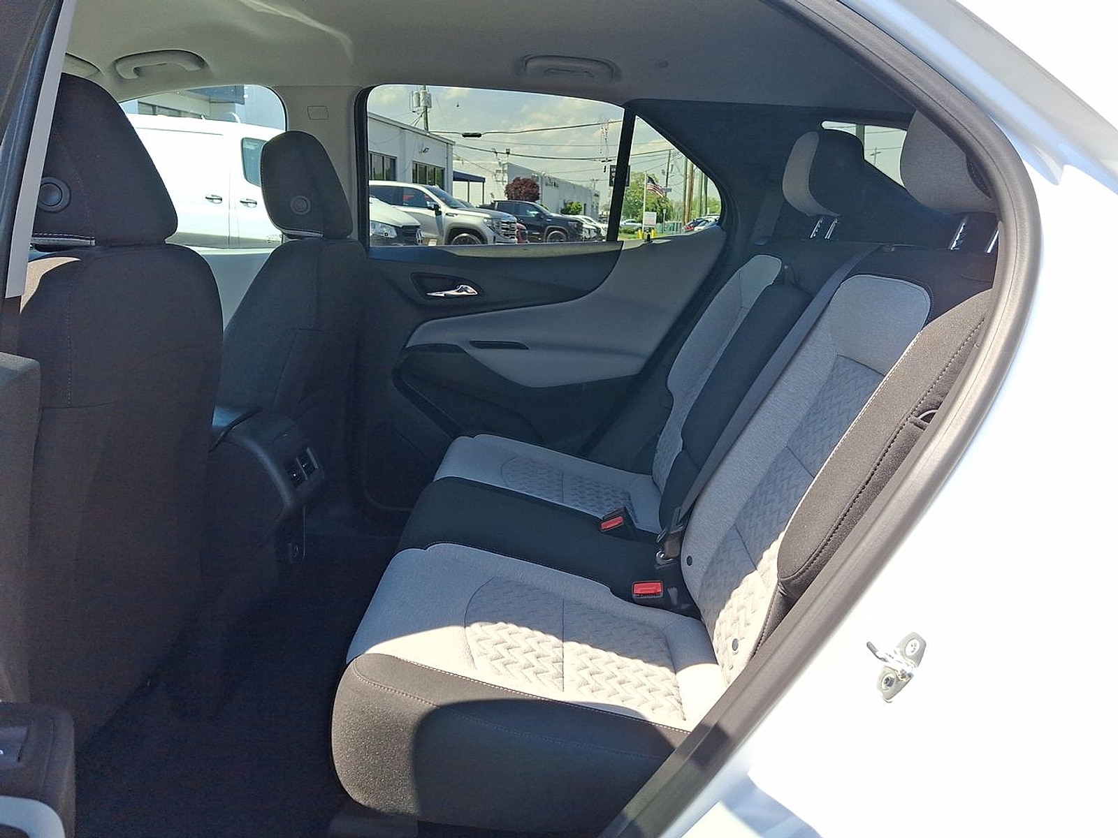 2024 Chevrolet Equinox LS - Photo 24