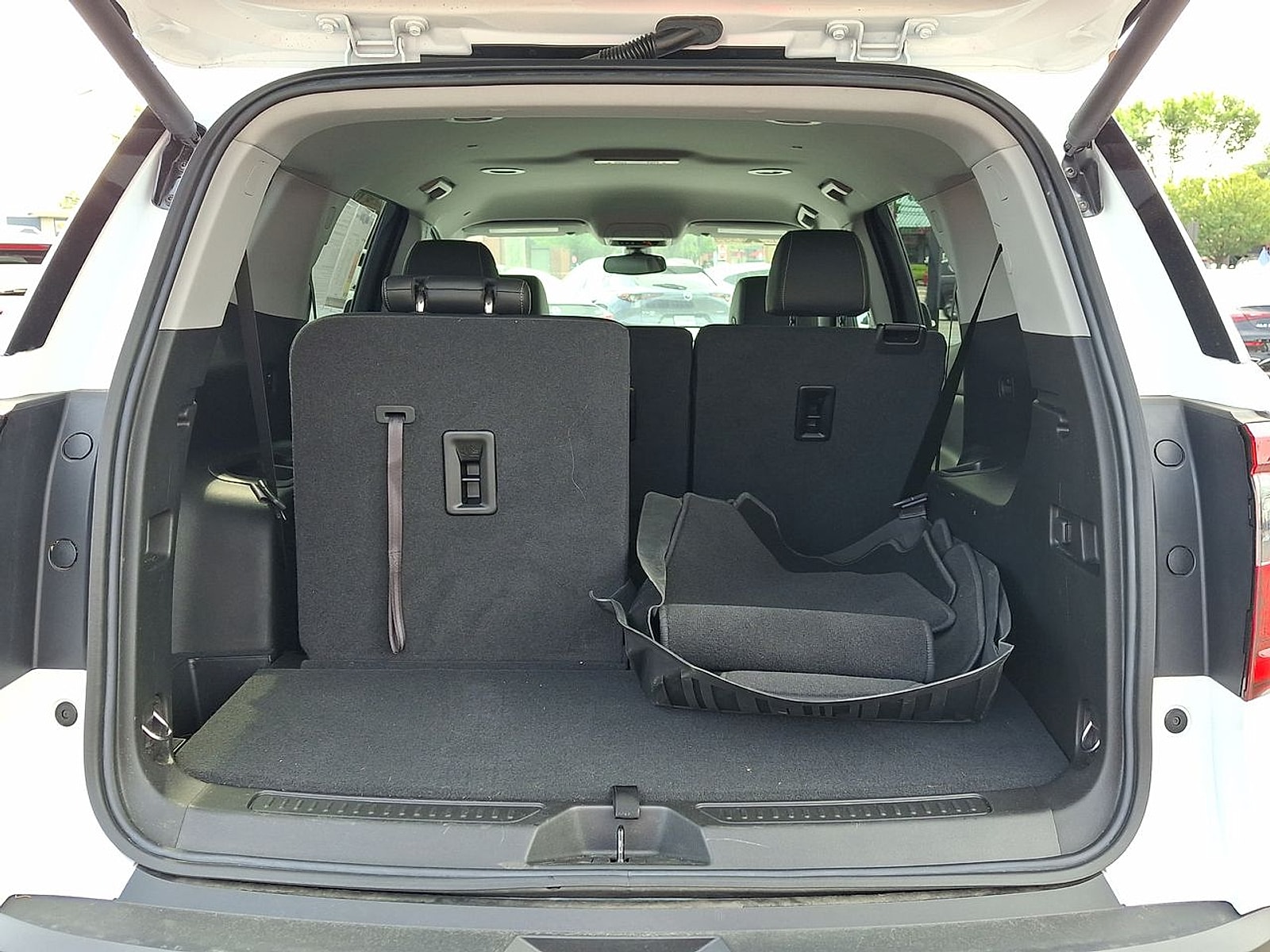 2023 GMC Acadia SLT - Photo 25