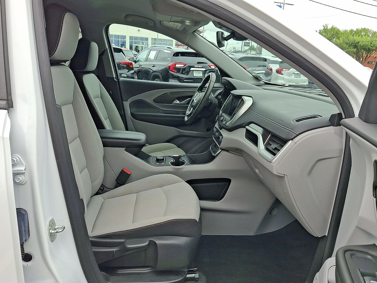 2023 GMC Terrain SLE - Photo 27
