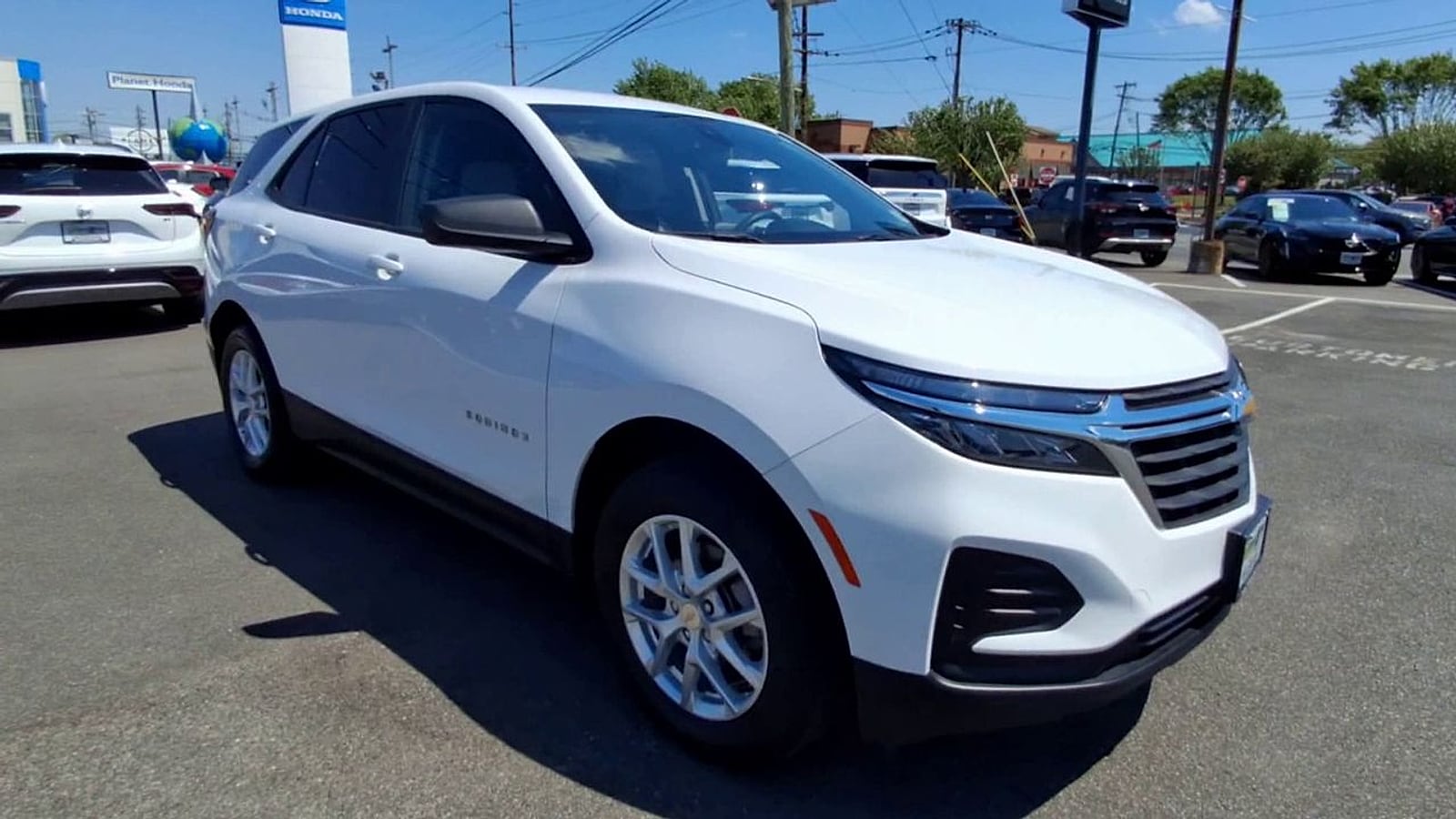 2024 Chevrolet Equinox LS - Photo 8