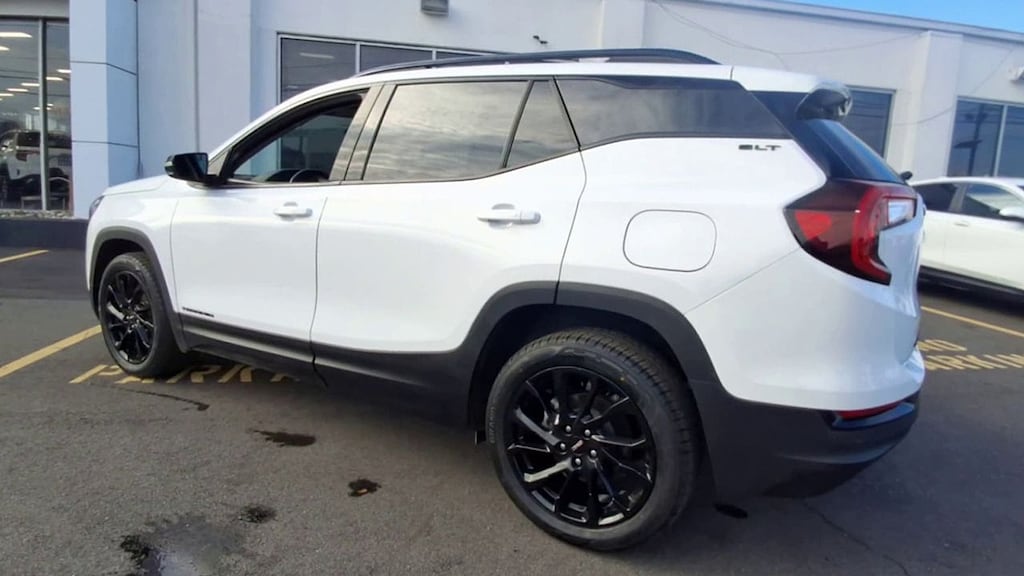Used 2023 GMC Terrain SLT SUV