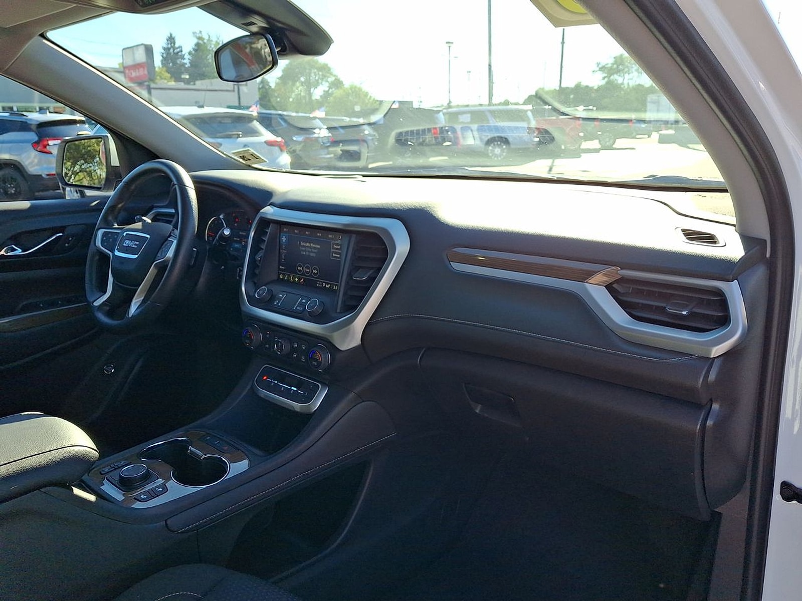 2023 GMC Acadia SLE - Photo 28