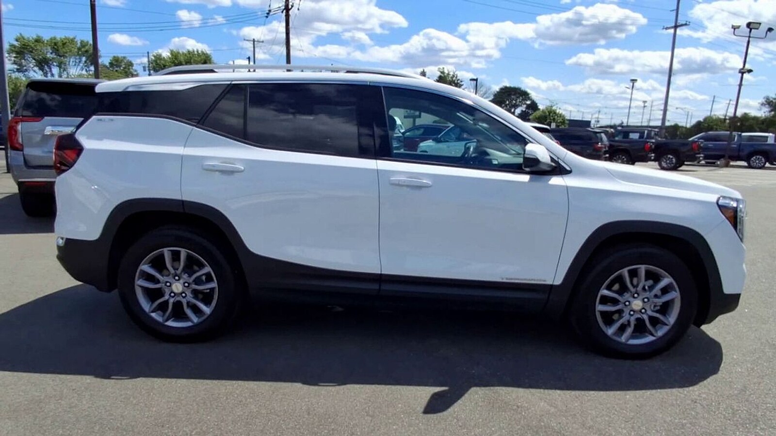2023 GMC Terrain SLT - Photo 9