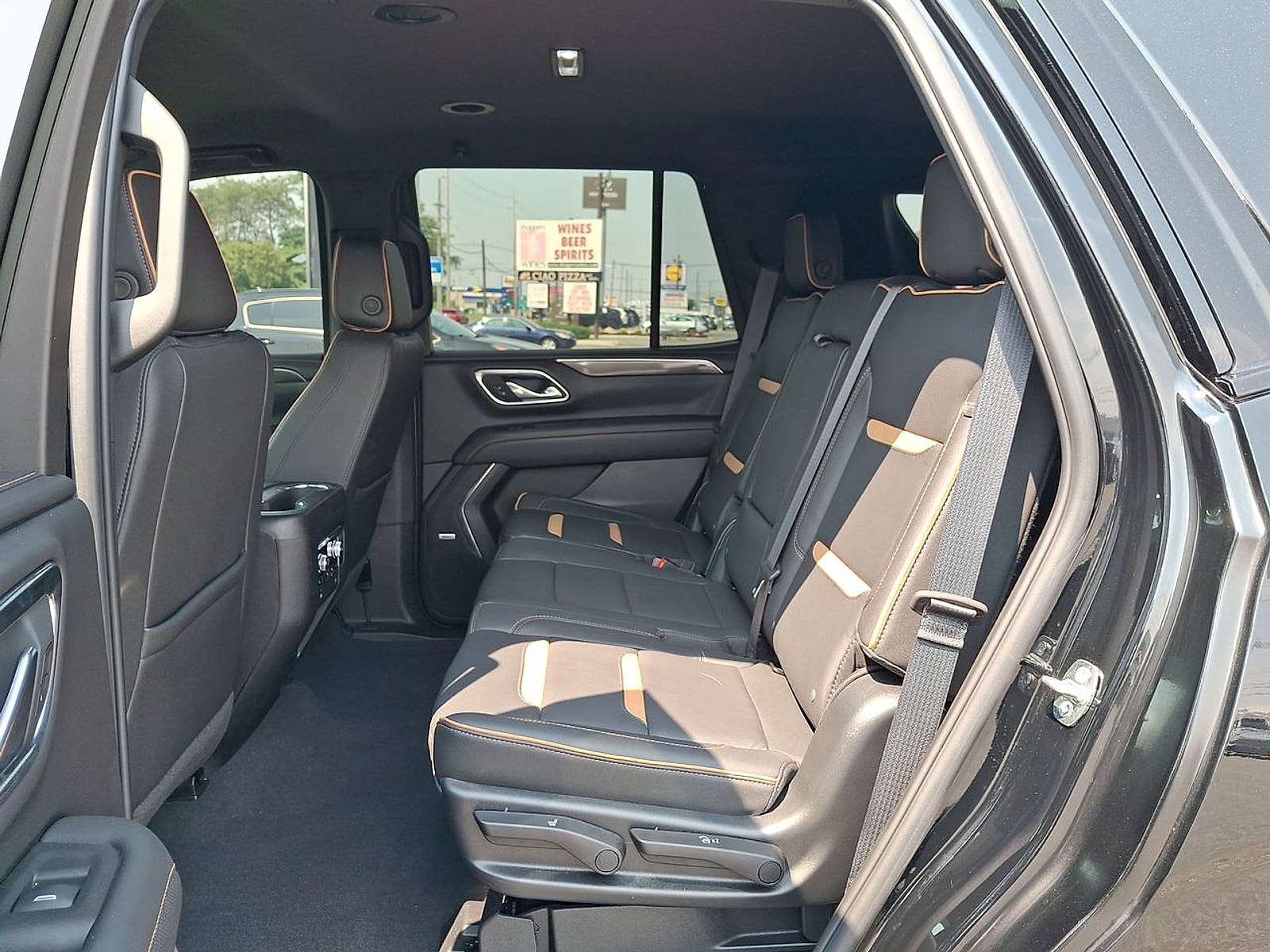 2023 GMC Yukon AT4 - Photo 25