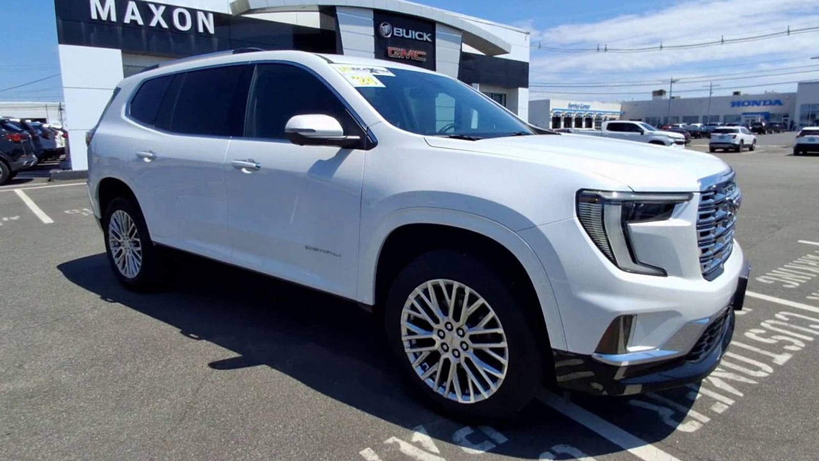 2024 GMC Acadia Denali - Photo 8