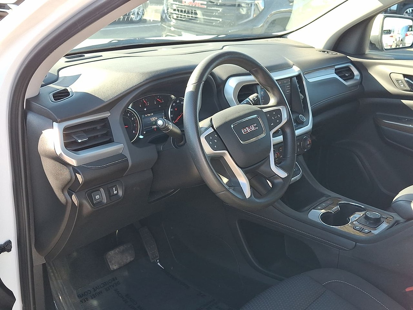 2023 GMC Acadia SLE - Photo 10
