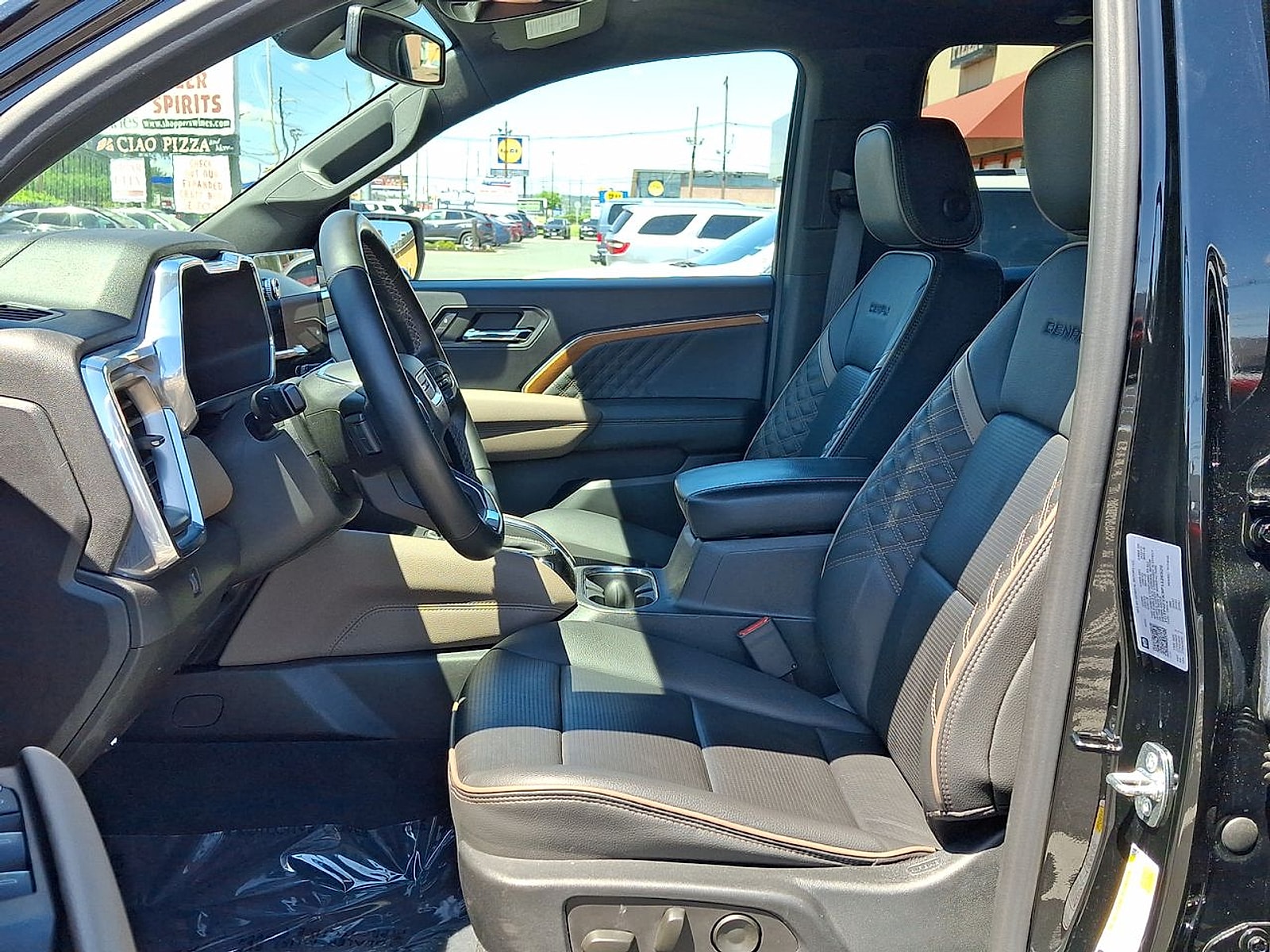 2023 GMC Canyon Denali - Photo 18