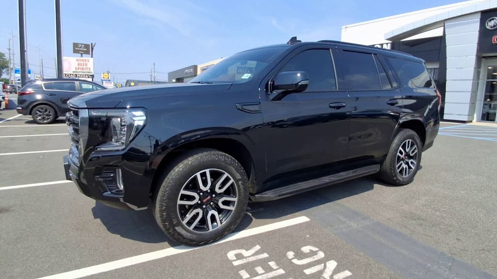 2023 GMC Yukon AT4 - Photo 6
