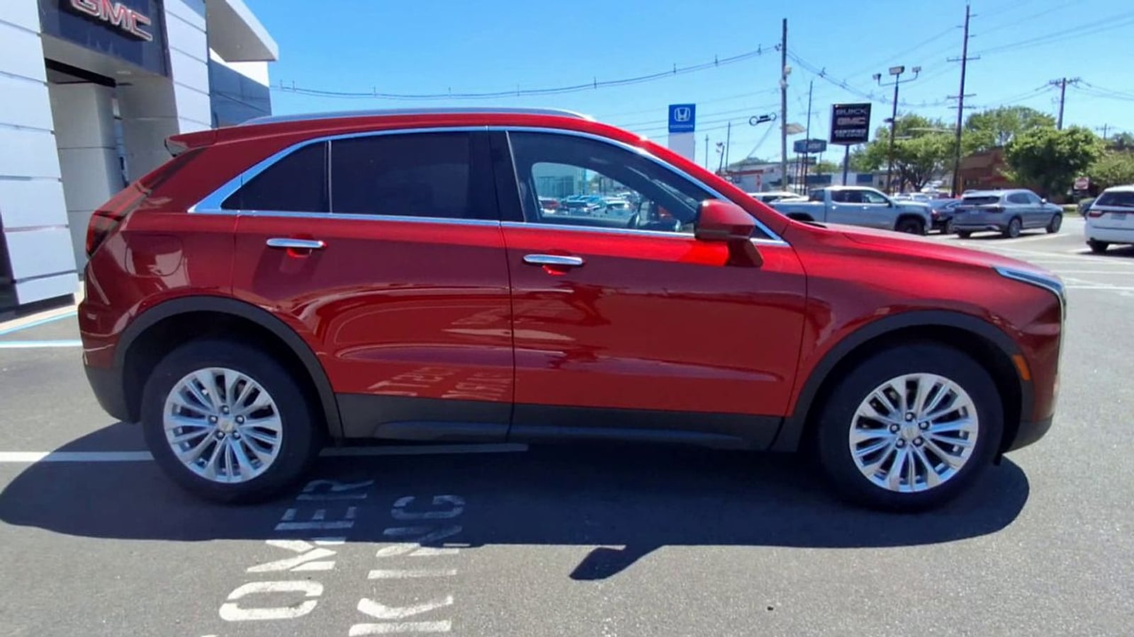 2024 Cadillac XT4 Luxury - Photo 9