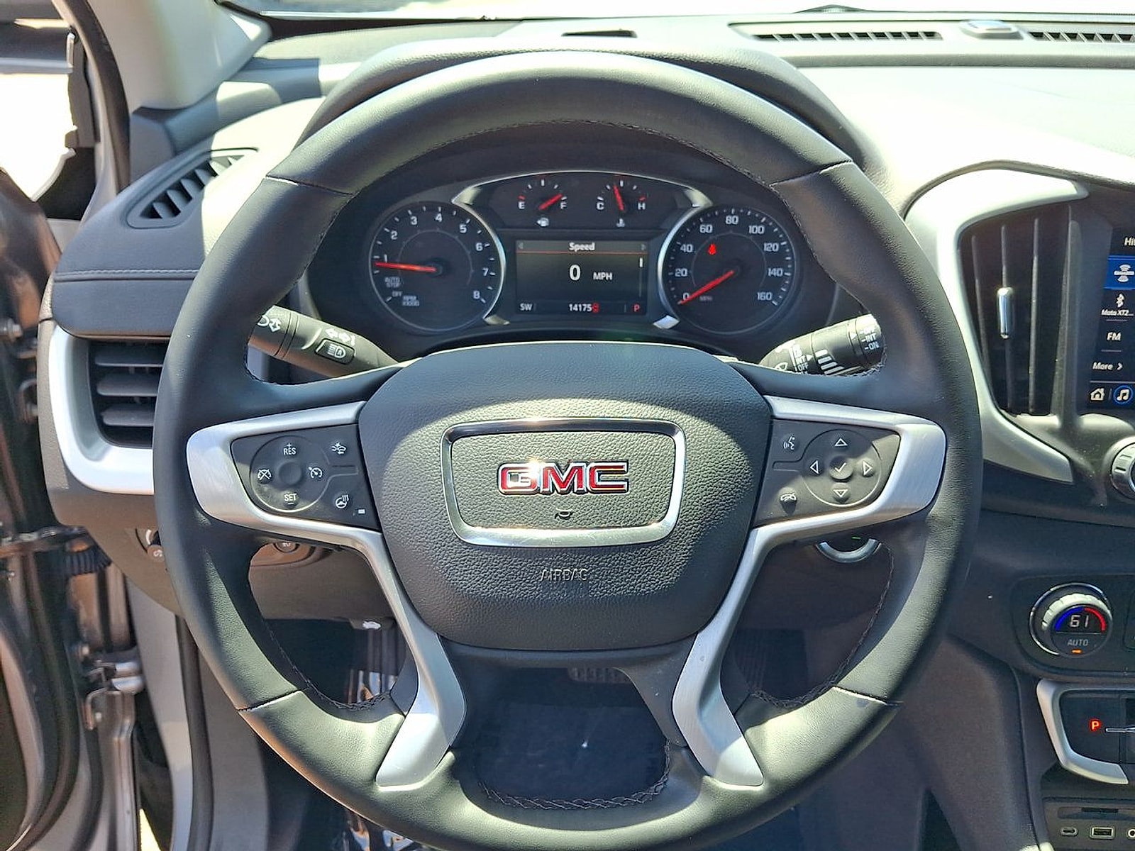 2024 GMC Terrain SLT - Photo 11