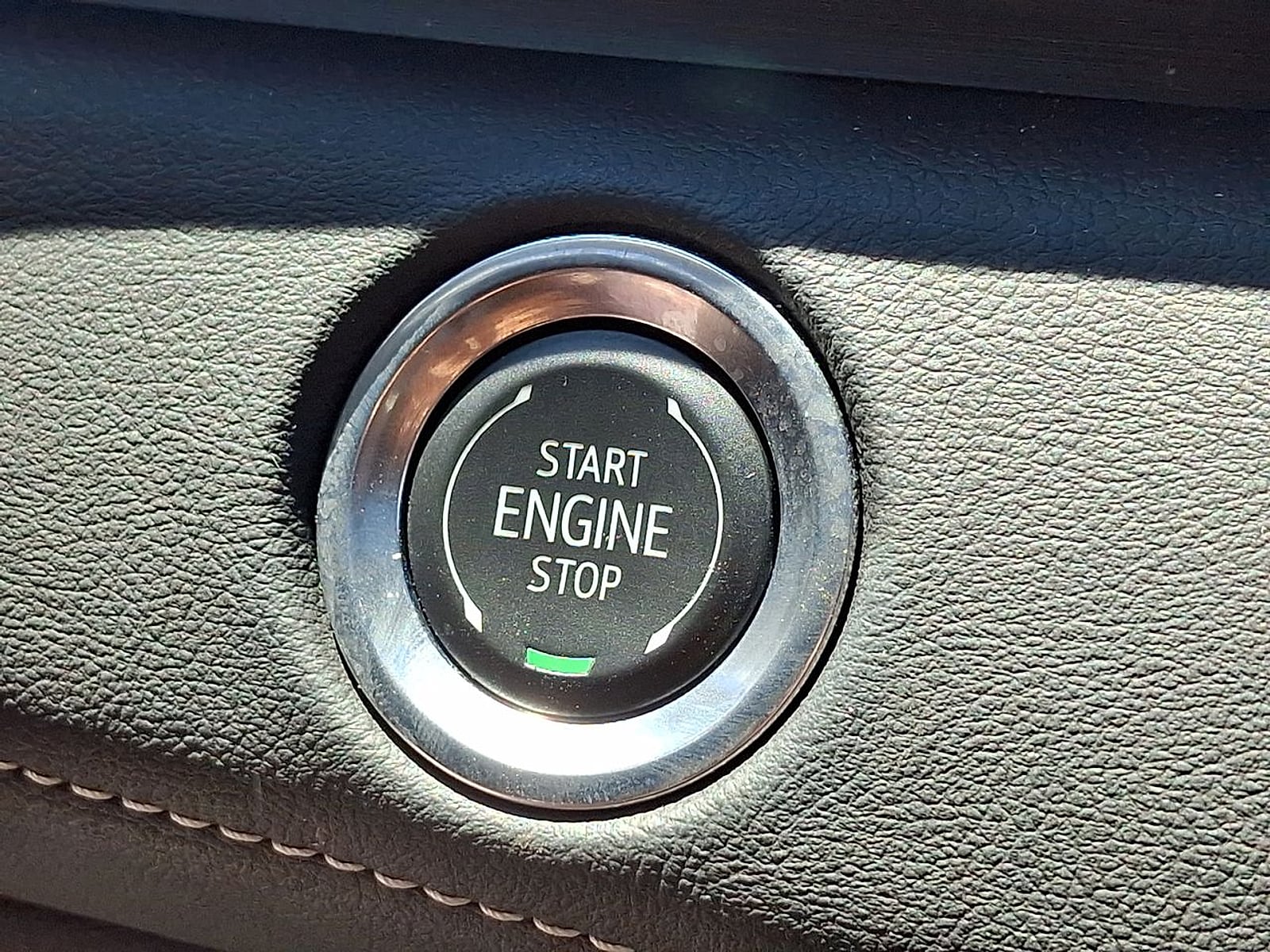 2024 Cadillac Escalade Sport - Photo 17
