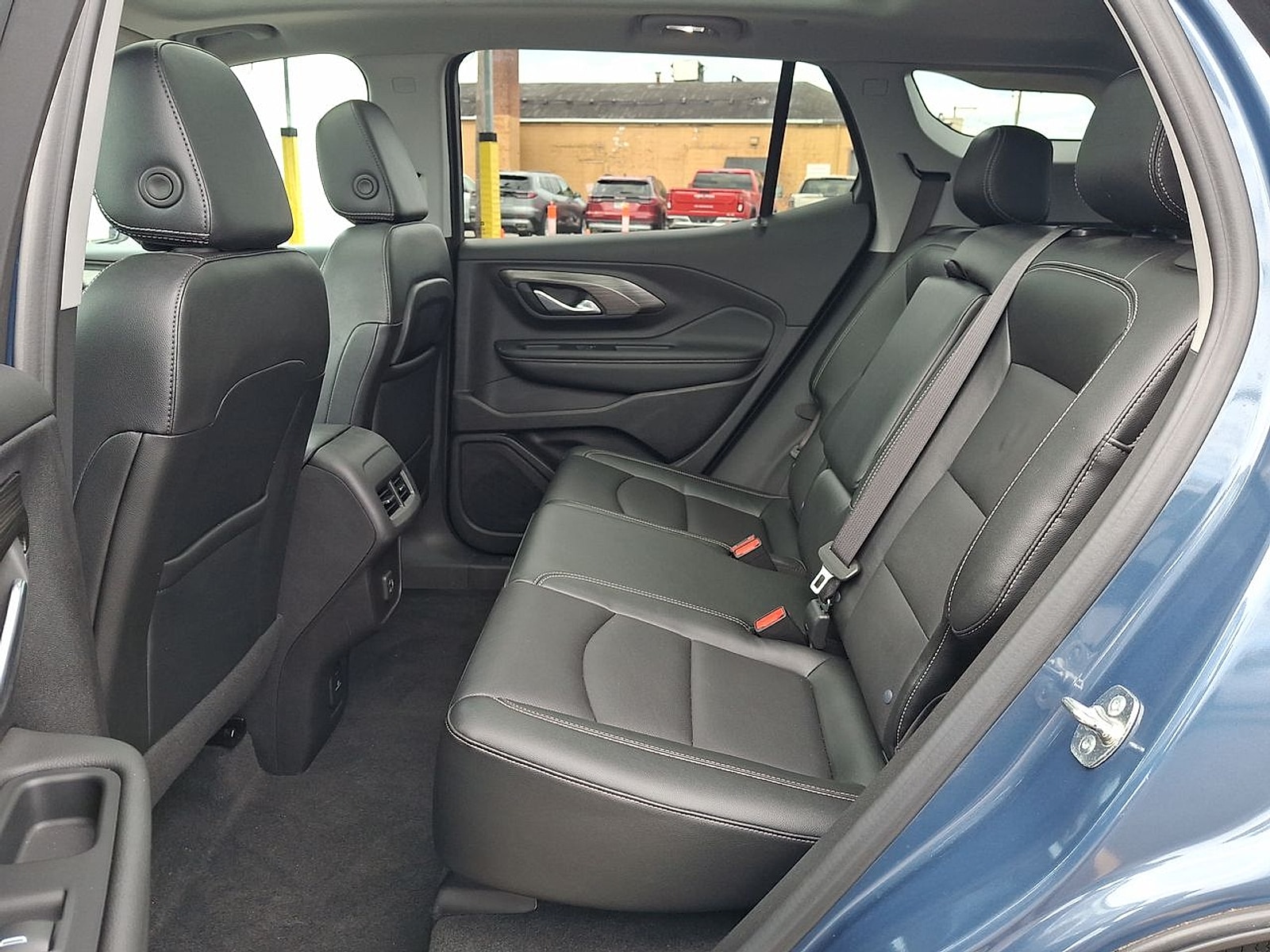 2024 GMC Terrain SLT - Photo 25