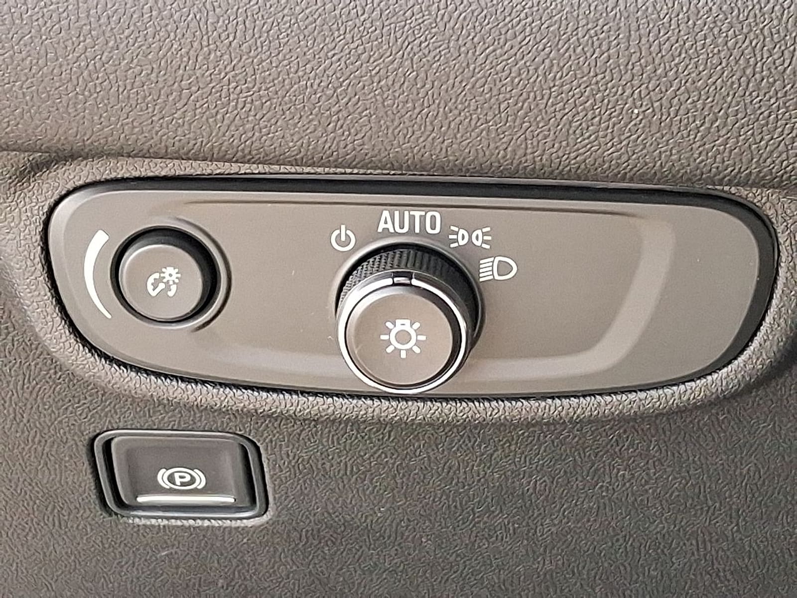 2023 GMC Terrain SLE - Photo 17