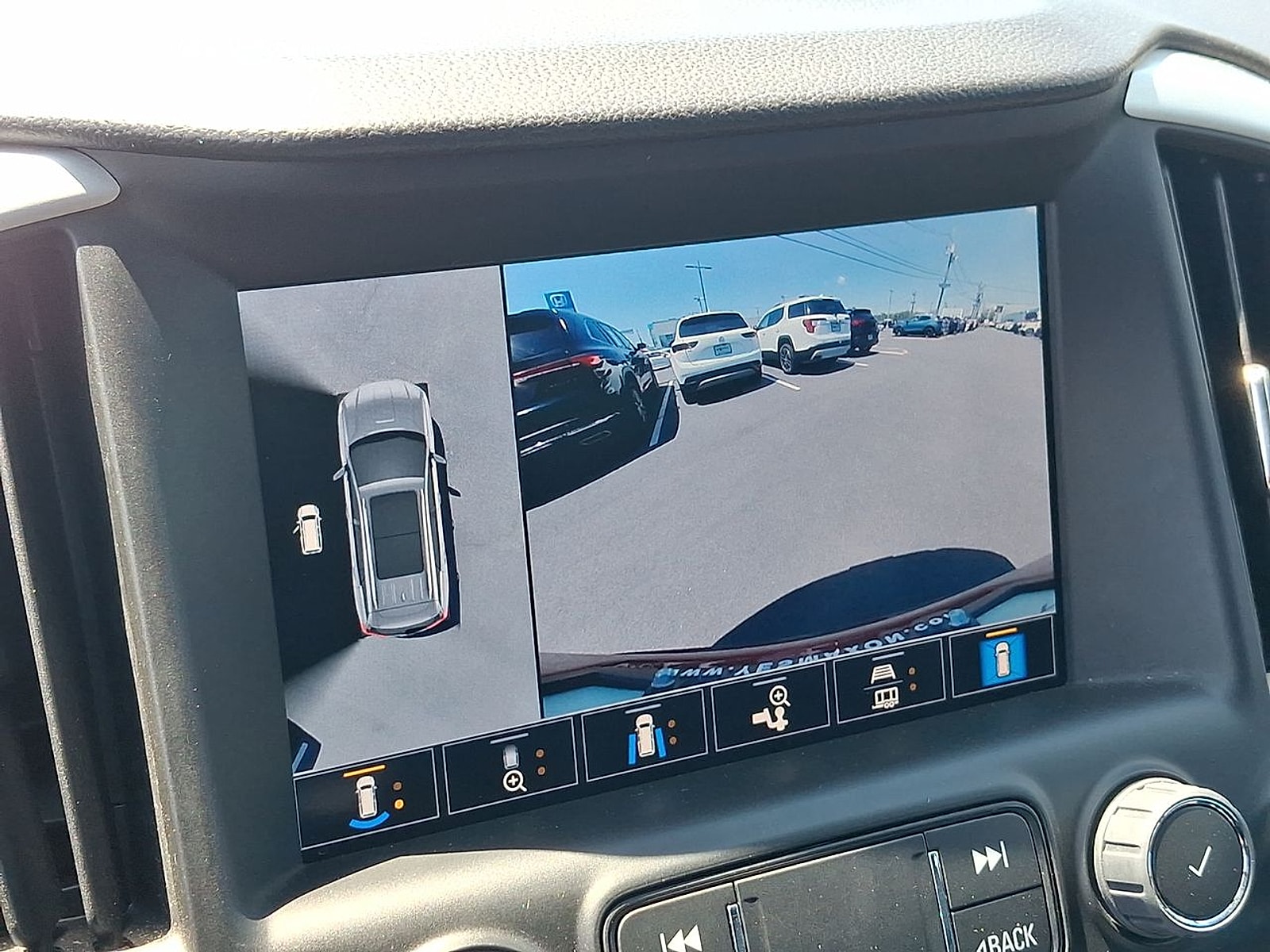 2023 GMC Terrain SLT - Photo 14