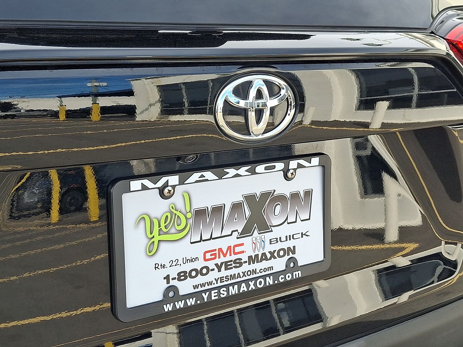2023 Toyota RAV4 LE - Photo 30