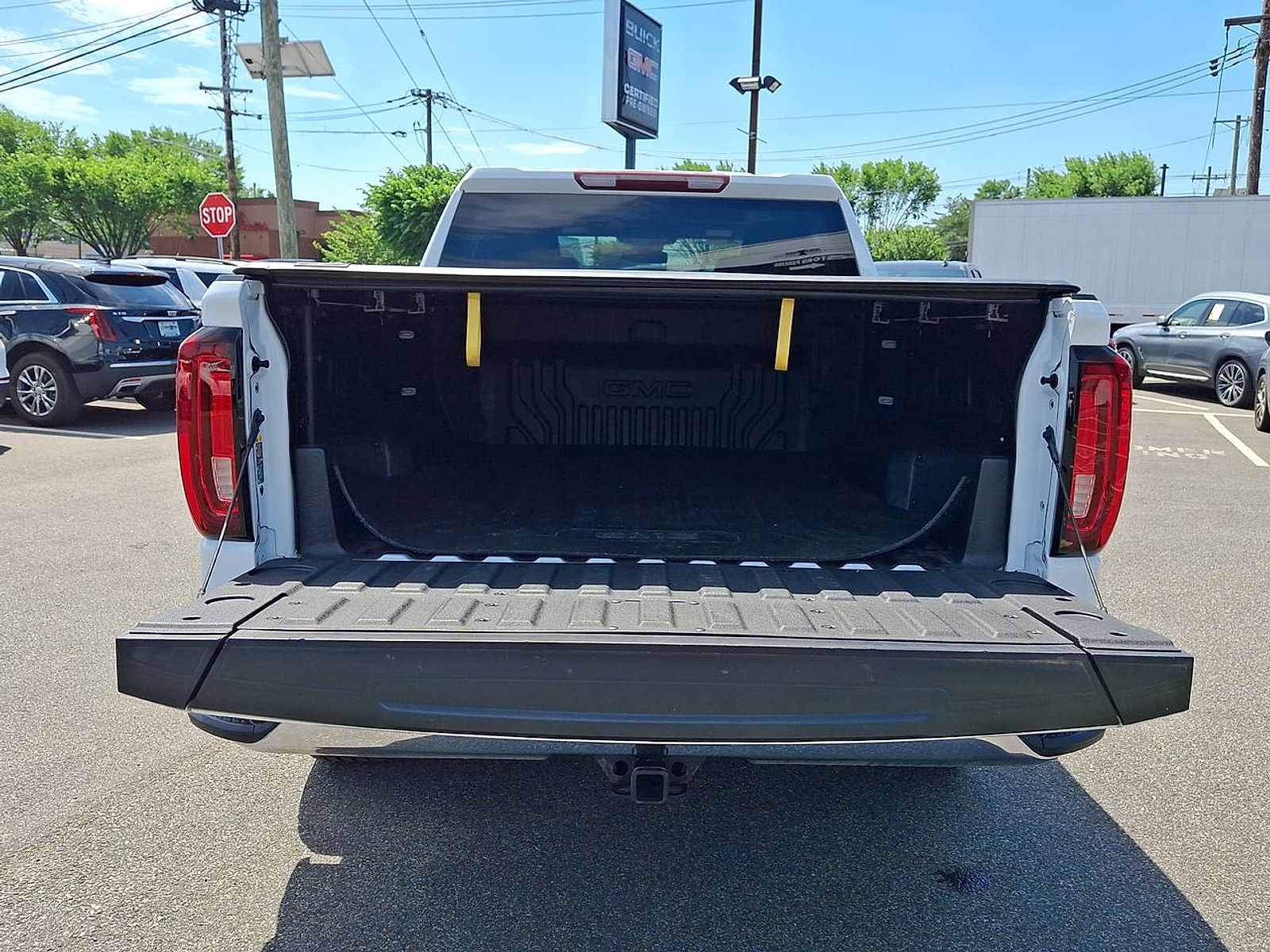 2024 GMC Sierra 1500 SLT - Photo 25