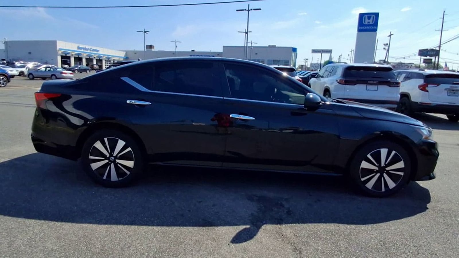 2022 Nissan Altima SV - Photo 9
