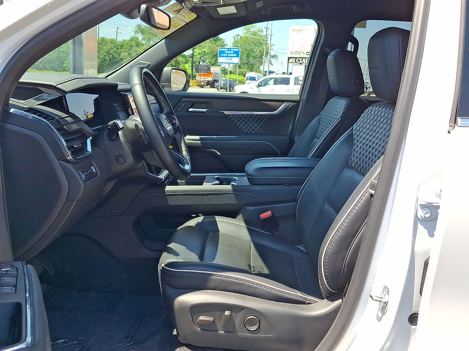 2024 GMC Acadia Denali - Photo 19