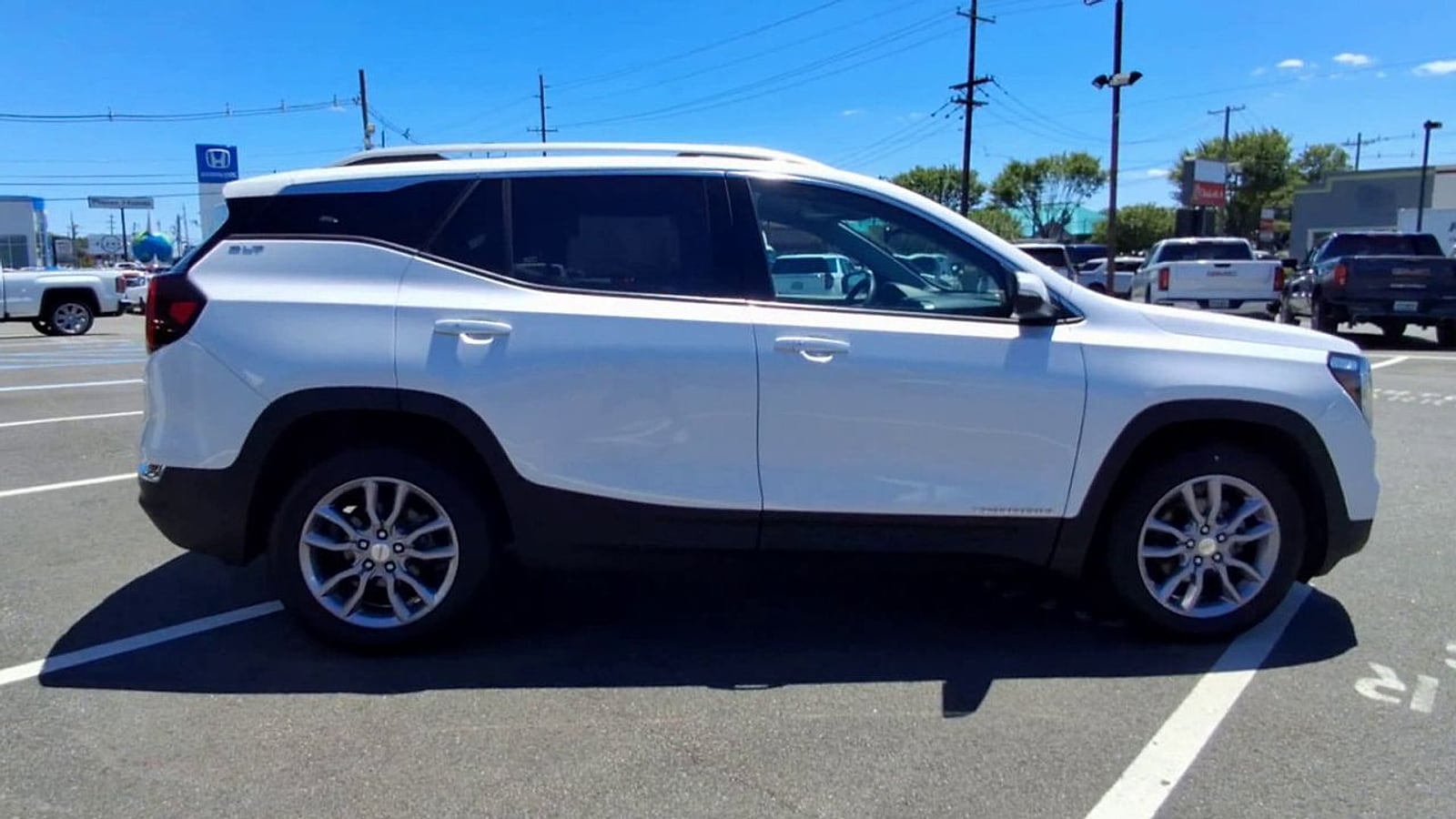 2024 GMC Terrain SLT - Photo 9