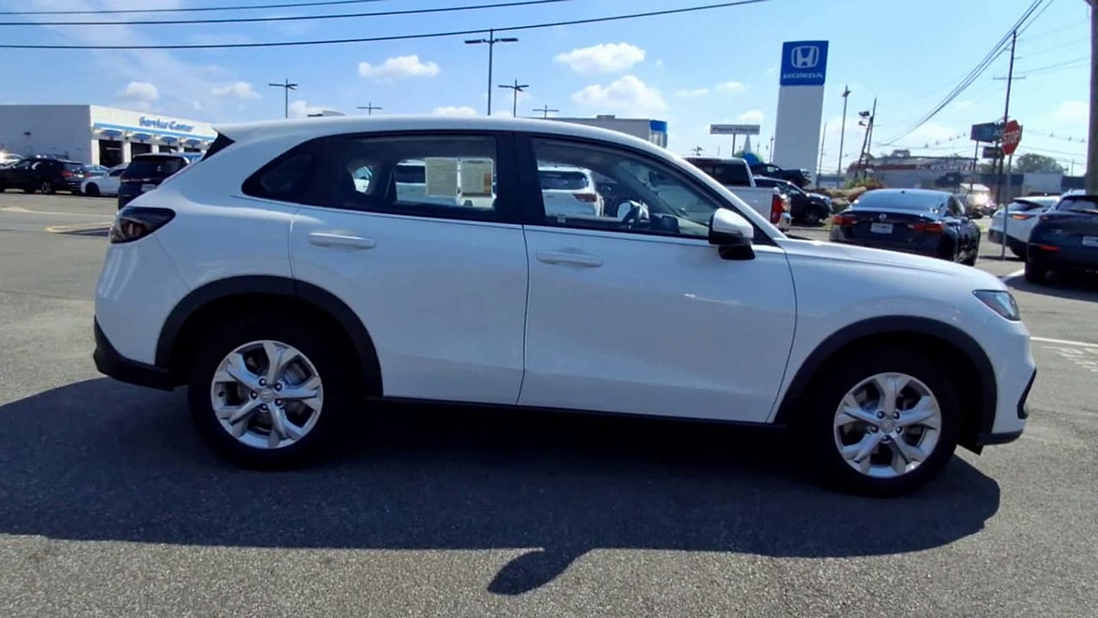 2023 Honda HR-V LX - Photo 9
