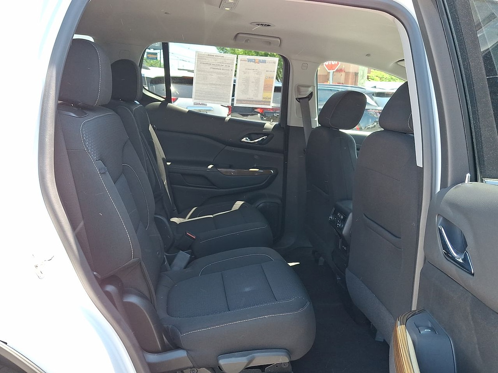 2023 GMC Acadia SLE - Photo 26