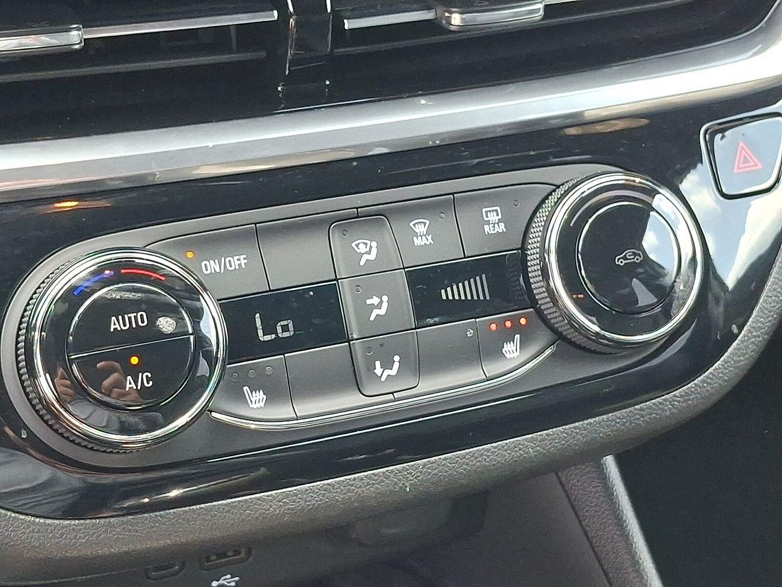 2024 Buick Envista Sport Touring - Photo 33