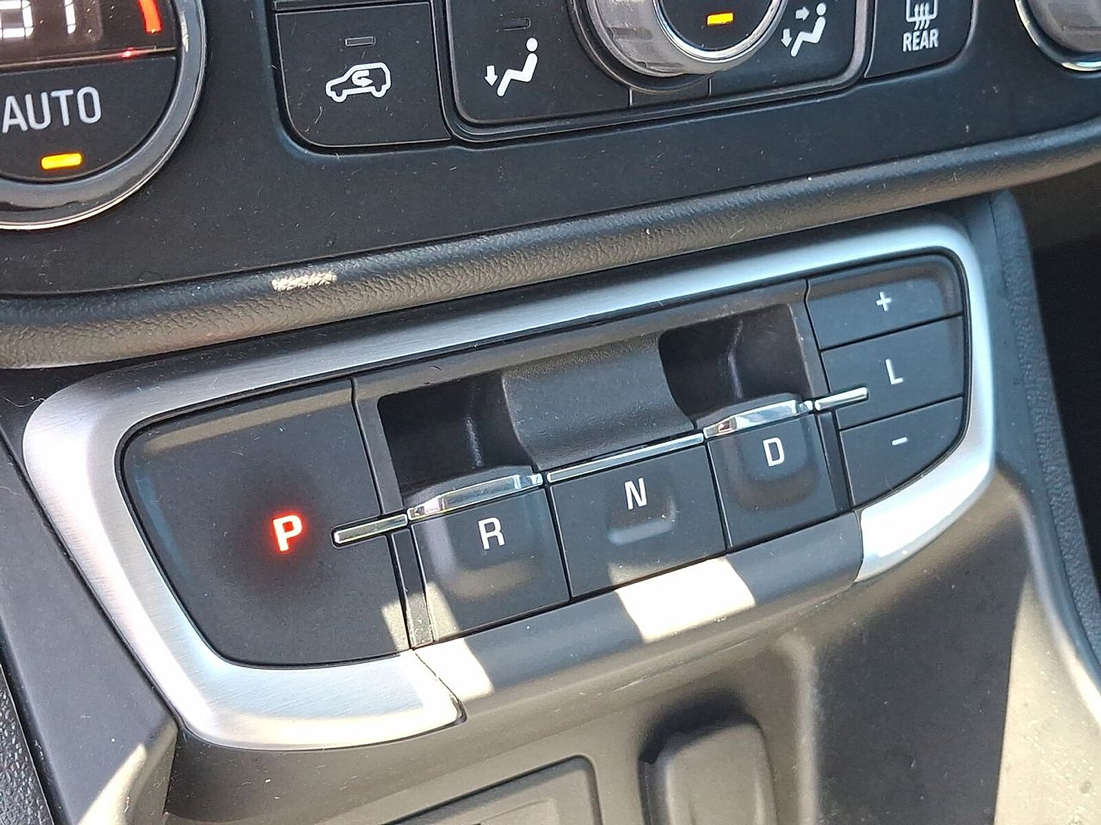 2024 GMC Terrain SLT - Photo 15