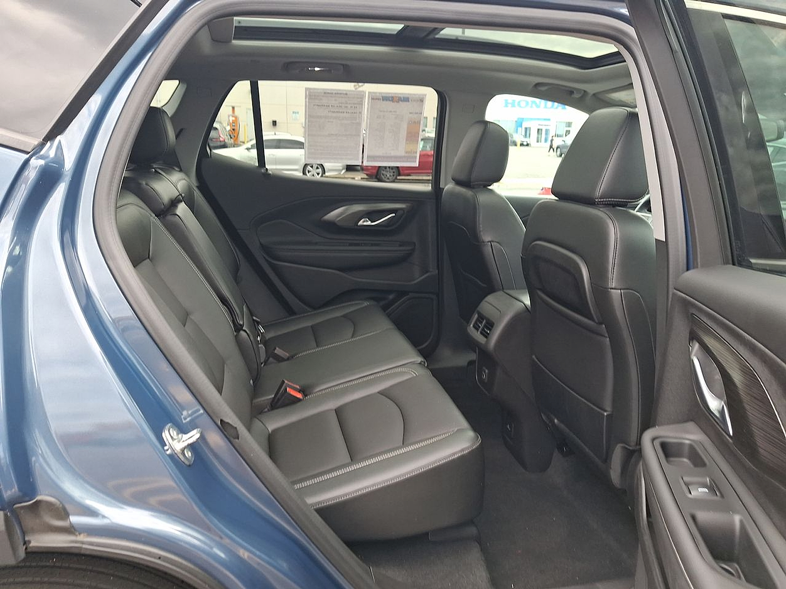 2024 GMC Terrain SLT - Photo 27