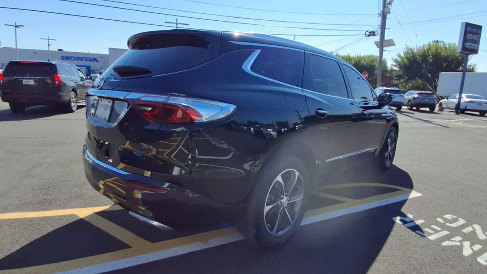 2022 Buick Enclave Essence photo 2