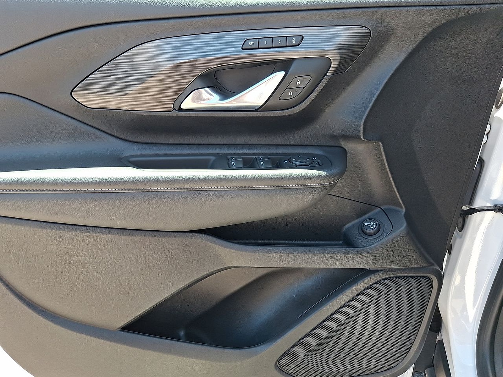 2024 GMC Terrain SLT - Photo 21